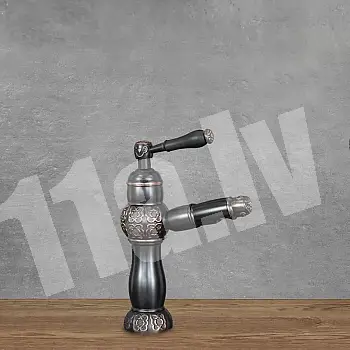 Retro stiliaus kriauklės maišytuvas iš žalvario juodos spalvos su raštais, aukštis 26 cm, su ištraukiamu snapeliu iki 100 cm