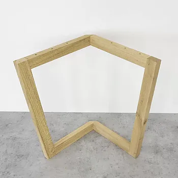 3D erdvinės medinės stalo kojos stalams, žaliavinio ąžuolo masyvo, trikampio formos, aukštis 72 cm, maksimalus plotis 73,5 cm, rinkinyje 2 vnt.