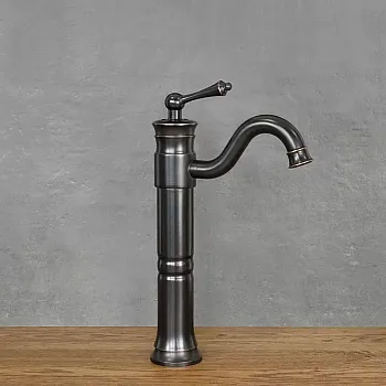 Retro-style sink faucet made of brass, black color, height 34 cm, spout length 17 cm