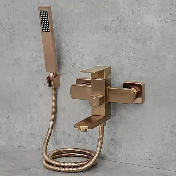 Modern look wall-mounted bathtub faucet, height 15 cm, width 20 cm, rose gold brass color, finish brushed