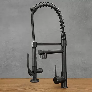 Industriālā stila virtuves jaucējkrāns no misiņa ar 360 grādu grozāmu snīpi, augstums 52 cm, snīpja garums 20 cm, melna krāsa, matēts