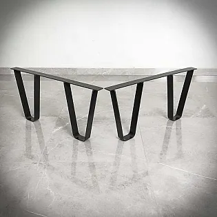 Izturīgas zema augstuma tērauda galda kājas no plakanā dzelzs, augstums 38 cm, platums 80 cm, 2 gab.