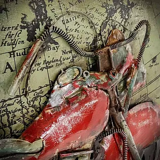 3D metalo meno kūrinys, sienų apdaila - Raudonas motociklas, dydis 100x50 cm