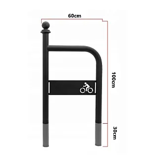 Āra metāla velosipēdu novietne no tērauda ar velosipēda logotipu, melnā krāsā, enkurots ar betonu, izmērs 100x60 cm