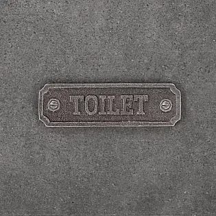 Informatiivne malmist ristkülikukujuline silt tekstiga Toilet, mõõtmetega 3,2x11,5 cm, komplektis 10 tk