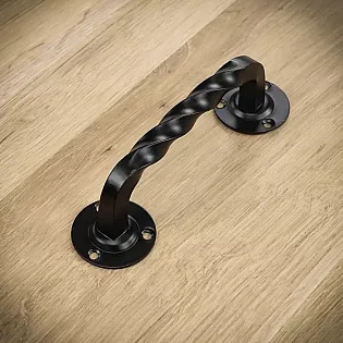 Vīts metāla velkams rokturis bīdāmām durvīm no tērauda, melnā krāsā, augstums 14 cm, svars 160 grami, komplektā 4 gab.