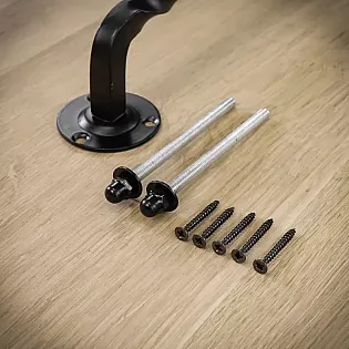Vītā metāla vilkme, rokturis bīdāmām durvīm, melna krāsa, augstums 24 cm, svars 450 grami, komplektā 4 gab.