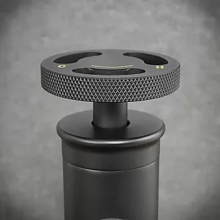 Industrial-style brass sink faucet in black with one knob regulates the flow and temperature of water, height 30.5 cm, spout length 15.5 cm