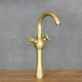 Retro stiliaus kriauklės maišytuvas iš žalvario, geltonos spalvos, aukštis 37 cm, snapelio ilgis 10,5 cm
