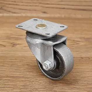 Masyvūs baldų ratukai iš plieno ir ketaus, skersmuo 5 cm, bendras aukštis 6,5 cm, komplekte 4 vnt.