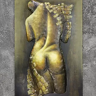 Metalinė 3D sieninė dekoracija, abstraktus menas, nuoga moteris iš nugaros, matmenys 60x100 cm