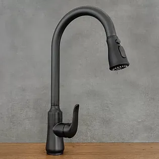 Nerūsējošā tērauda jaucējkrāns ar izvelkamu snīpi melnā krāsā, augstums 46 cm, snīpja garums 17,5 cm