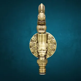 Antīka misiņa šļūtenes krāns ar vāveres rokturi, augstums 16 cm, iztekas garums 10 cm