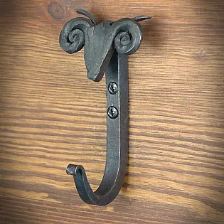 Drabužių kabykla, kaltas metalas, atrodo kaip avies galva, aukštis 10 cm, rinkinys iš 5 vnt
