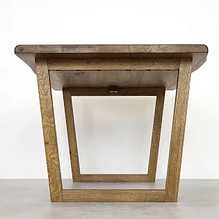 Brūnas eļļotas ozolkoka galda kājas, trapecveida forma, augstums 71 cm, maksimālais platums 78,5 cm, komplekts 2 gab
