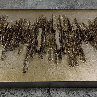 3D metāla sienas māksla - pilsētas ainava ar ūdens atspulgu, industriāls moderns dekors, horizontāls, izmēri 180x56 cm