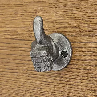 Čuguna rustikāls mēteļu āķis ar paceltu īkšķi 60 mm