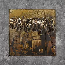 Kvadratinis 3D metalo kūrinys Darbuotojai pietauja ant krano, aukštis 100 cm, plotis 100 cm