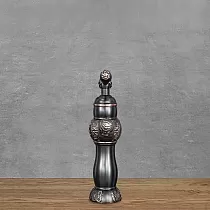 Retro-style sink faucet made of brass in black color with patterns, height 26 cm, with a pull-out spout up to 100 cm