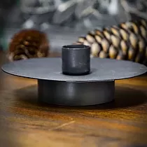 Metalinė stovi žvakidė apvaliu pagrindu, juodos spalvos, išmatavimai 5x16 cm, rinkinyje 6 vnt.