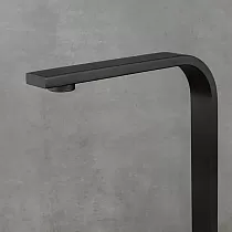 Moodne mattmust ruudukujuline roostevabast terasest köögisegisti, minimalistlik geomeetriline disain, kõrgus 35,2 cm, tila pikkus 19,5 cm