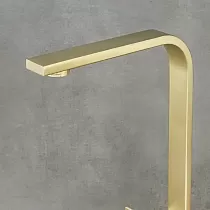 Moodne minimalistlik roostevabast terasest segisti, kõrgus 35,2 cm, tila pikkus 19,5 cm, värvus matt antiikmessing