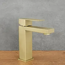 Moderna stila nerūsējošā tērauda izlietnes jaucējkrāns, augstums 17,5 cm, izvirzījums 15,5 cm, snīpi garums 11,5 cm, ar aeratoru, dzeltenā krāsā