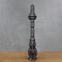 Vintažinio stiliaus aukštas maišytuvas iš žalvario su 3D tekstūromis, juodas su vario įbrėžimais, aukštis 31 cm, snapelio ilgis 16 cm