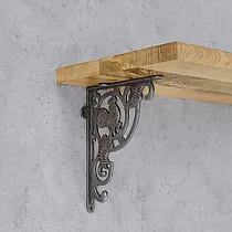 Čuguna plauktu balsts, kronšteins ar izmēriem 27x20 cm, turētājs Rīta gailis - 2 gab. komplektā.