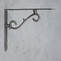 Čuguna plauktu balsts, kronšteins, augstums 18 cm, garums 13,5 cm, S-veida izskats, komplektā 2 gab.