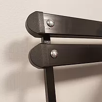 Metallist kalmistupink PVC-plaatide ja lukustatava terasest hoiukastiga