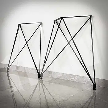 Fint metal bordben af stål, mål 75x72cm, 2 ben medfølger